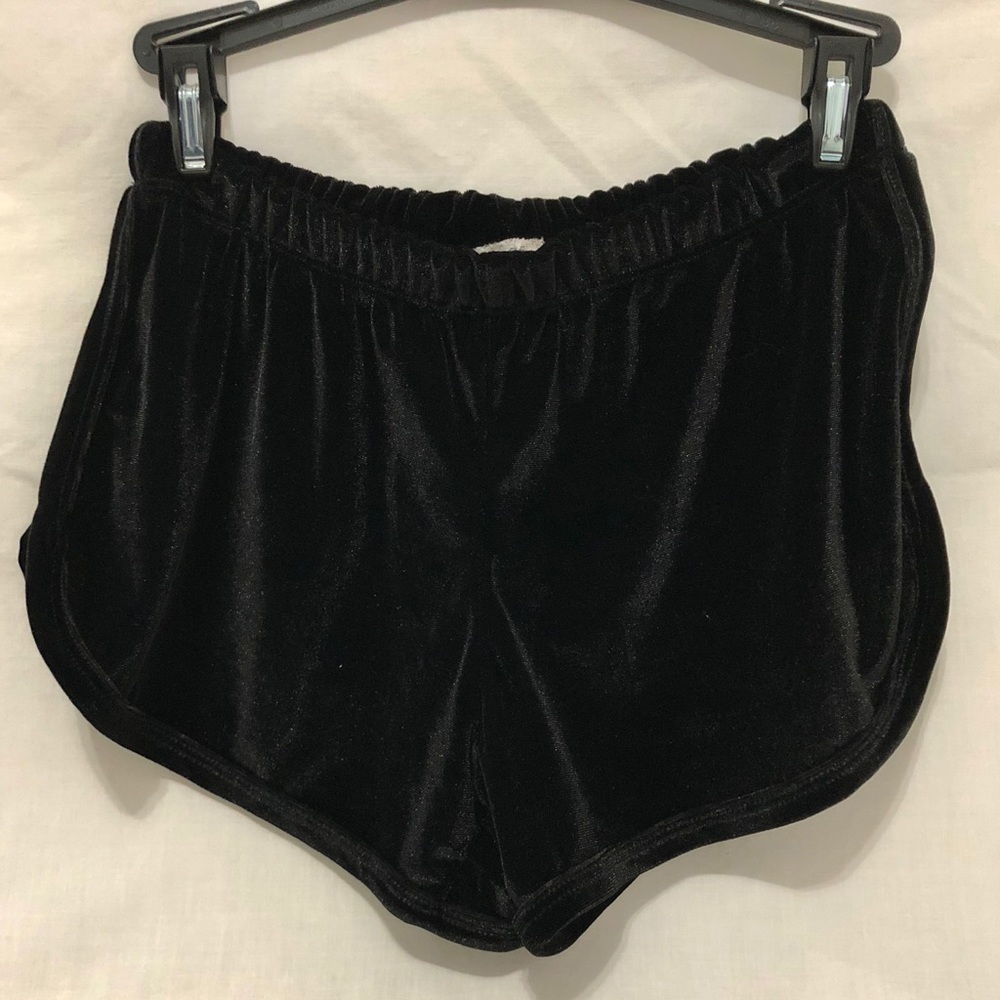 Brandy Melville John Galt Black Velvet Sleep Short - Picture 4 of 7